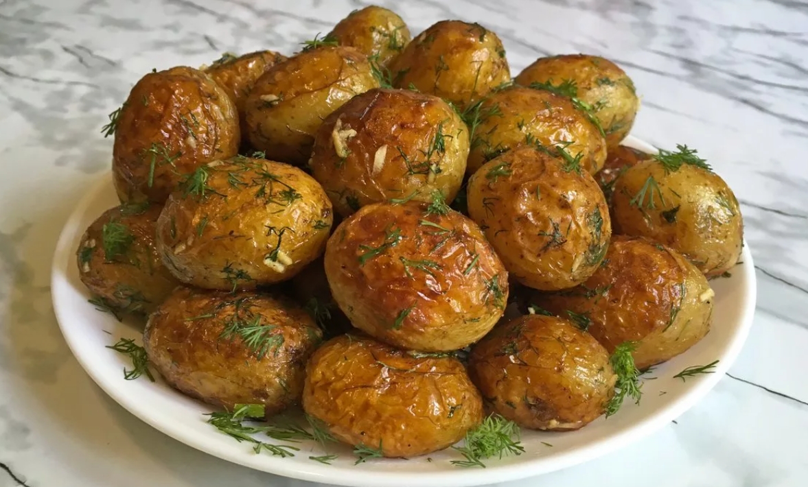 запеченный в кожуре картофель в духовке