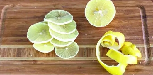 Классическая солянка с лимоном